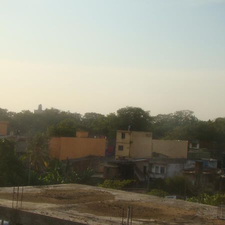 Down Town Hotel Ponnarankulama Buitenkant foto